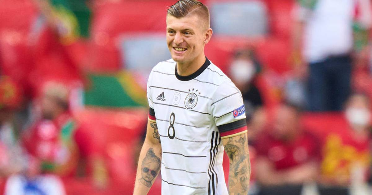 Opa Wird Jetzt Durchg Ngig Das Deutschland Trikot Tragen Kroos