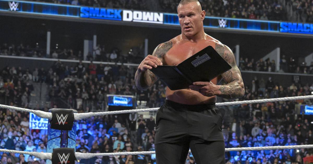 WWE Topstar Wechselt Gigantenduell Beim Royal Rumble Bahnt Sich An