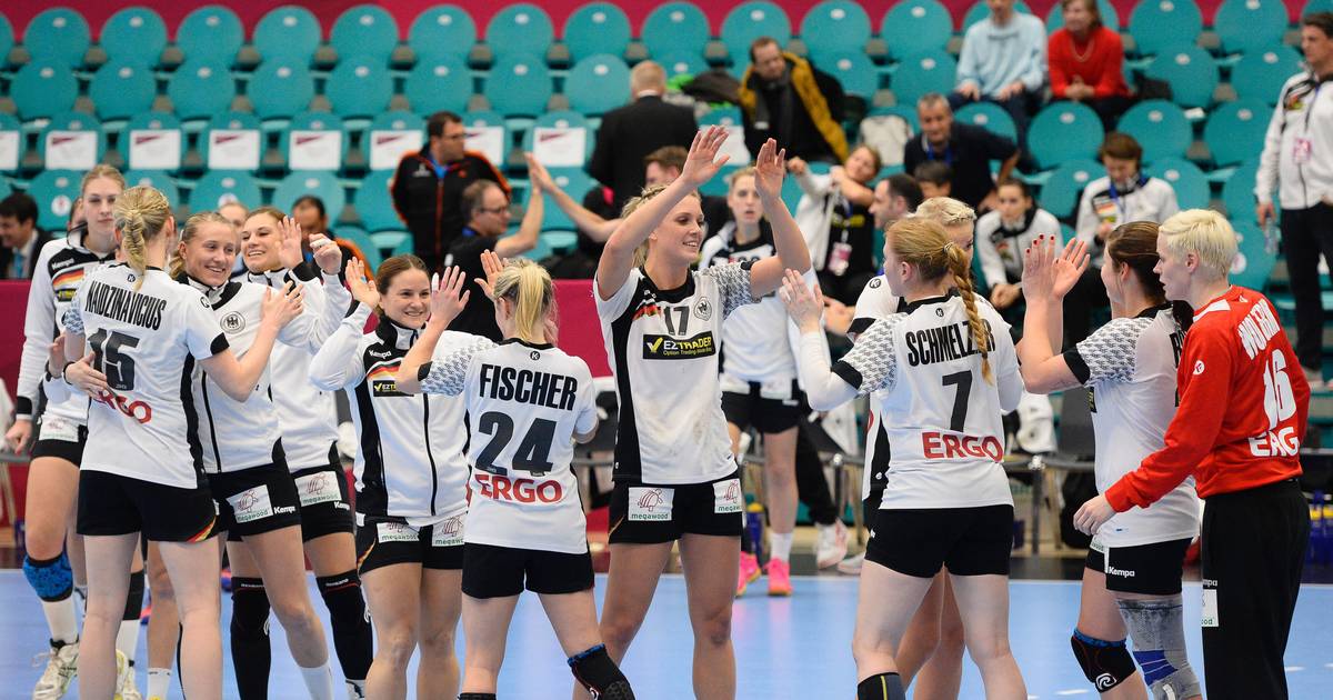 Handball WM Der Frauen Deutschland Feiert Kantersieg Gegen DR Kongo