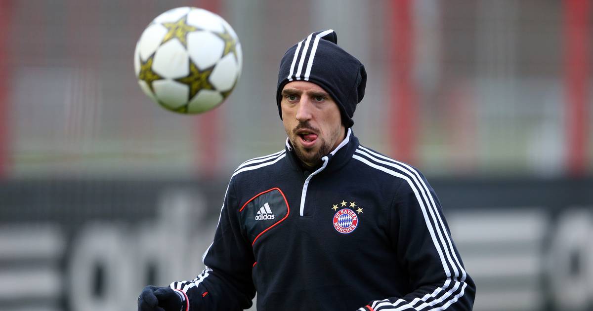 Franck Ribery vom FC Bayern München trainiert mit dem Ball