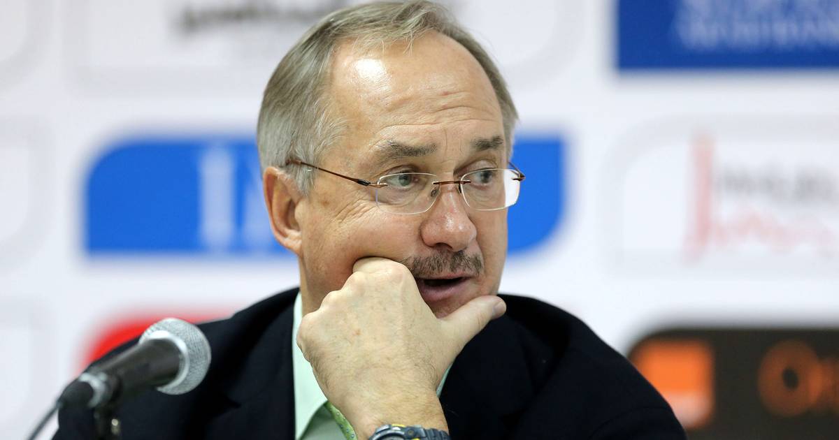 Ulli Stielike K Ndigt Das Ende Seiner Karriere An