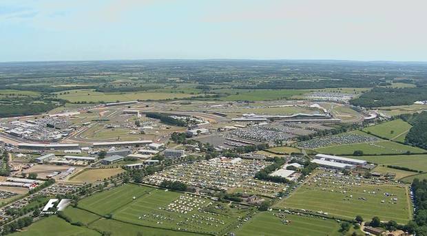 Klappbrillen und Löcher in der Nase