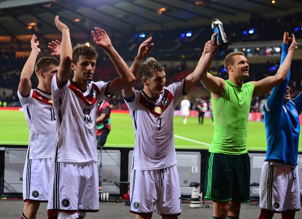 Özil unsichtbar - Can wackelt