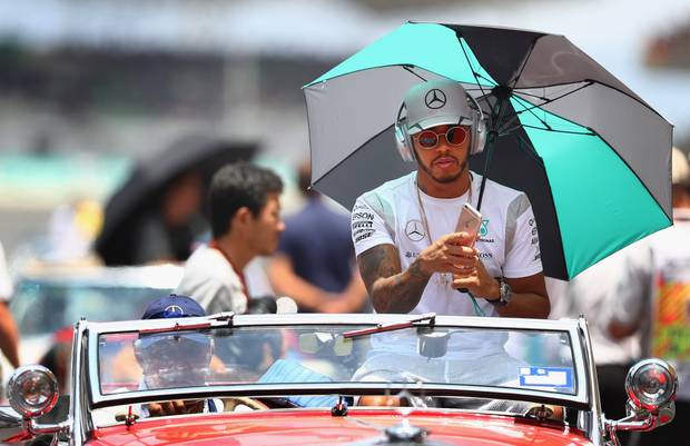 Prost! Ricciardo feiert seinen Triumph