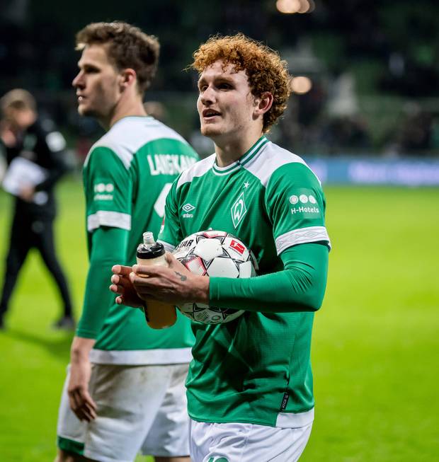 Blitztore beim Debüt: Werders Super-Teenie im elitären Kreis