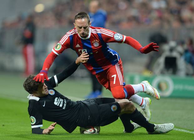 Alaba trifft per Zauberfreistoß