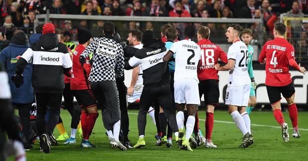 Wüster Angriff auf Streich! Der Skandal in Bildern