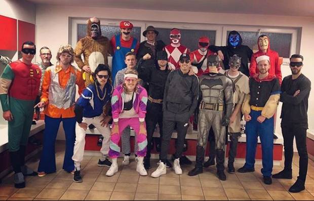 So feiern die Sportler Karneval