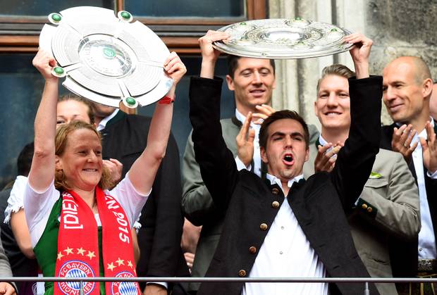 Selfies und Sangeskünste auf dem Balkon