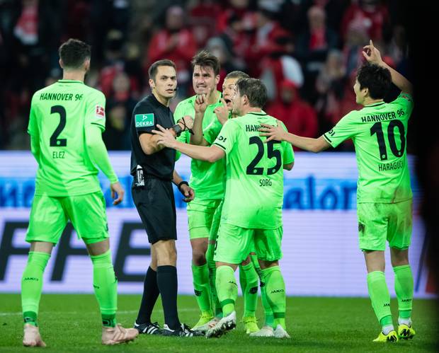 Video-Zoff und Schiri-Ärger: Die Aufreger des 14. Spieltags