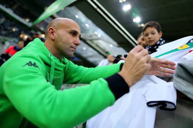 Rote Karte für einen üblen Tritt