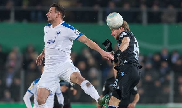 BVB-Fans zeigen Flagge gegen Gewalt