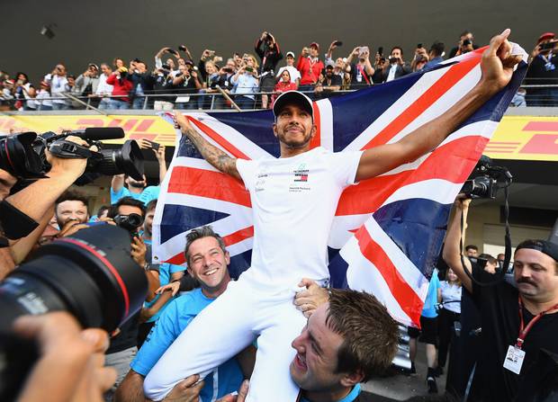 Wie eine Achterbahnfahrt: Hamiltons Weg zum Titel