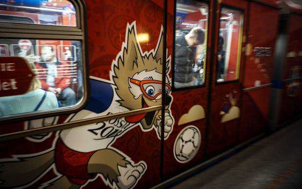 WM-Bilder: Coutinho mit Eiern und Mehl attackiert