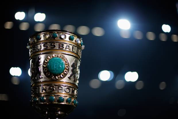 Nach Schwalbe: Fan wirft Bierbecher auf Herrlich