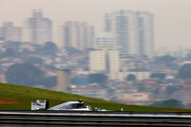 Alonso spuckt Feuer