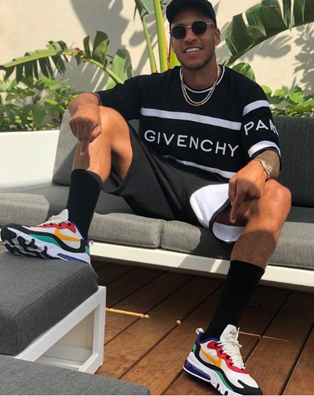 Fußballer im Urlaub: Kane präsentiert Prachtfang