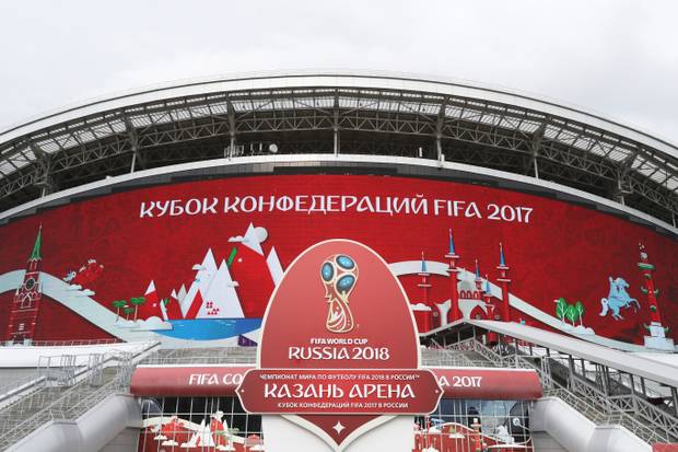 Bilder: Umarmungen und Geschenke für Löw