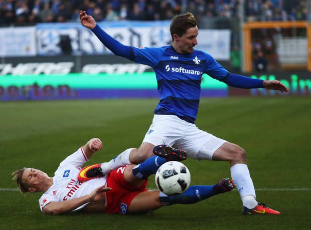 Die Schwalbe der Saison in Bildern