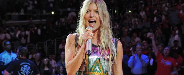 Fergie rockt die Nationalhymne