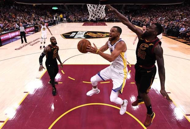 Skimaske und Zigarre: So feiern die Warriors ihren Titel