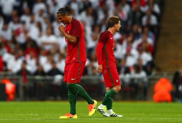 Portugal verpasst Kane Kung-Fu-Tritt