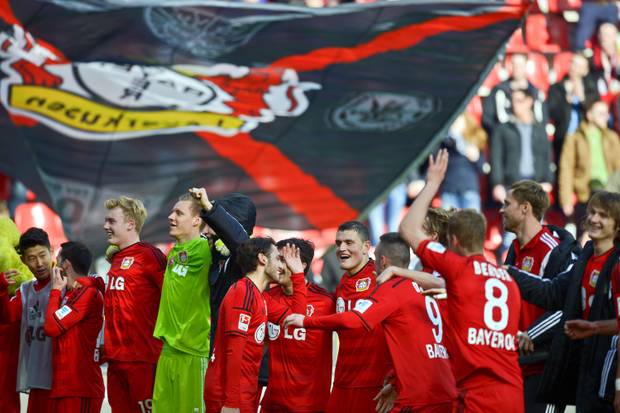 Djourou lädt Leverkusen zum Schützenfest