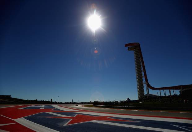 Lindsey und Lewis ganz zärtlich