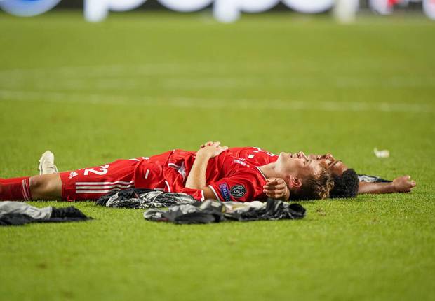 Bayerns junge Triple-Helden in Trance - die Bilder des Triumphs