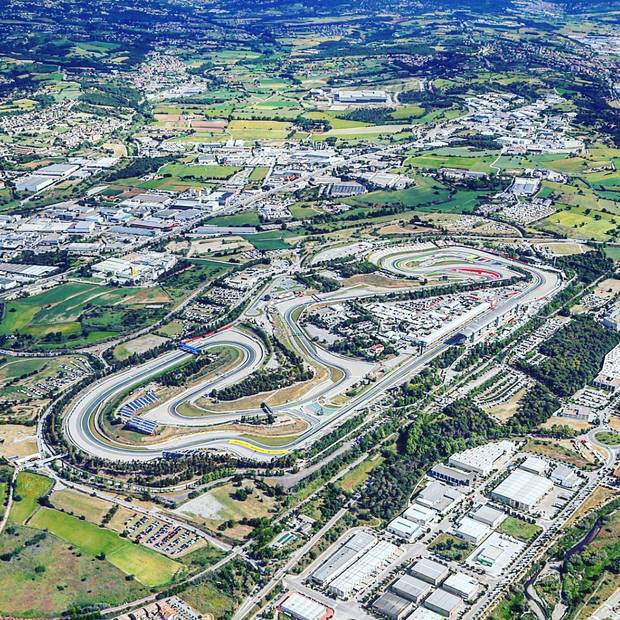 Brasilien-Stars mit irrer Modenschau in Barcelona