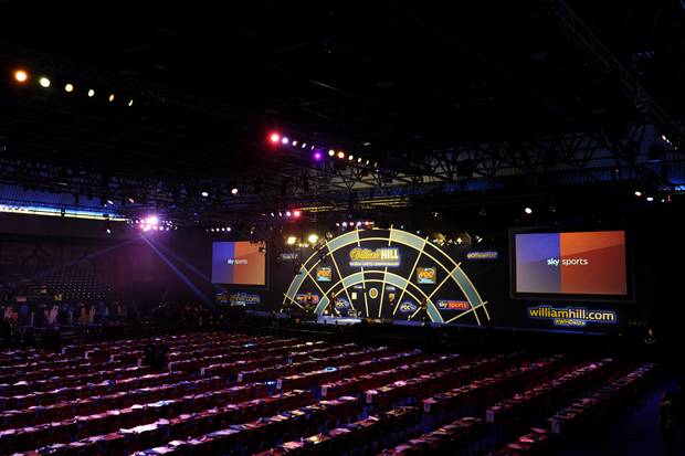 Bilder der Darts-WM: Weihnachtsmänner auf dem Weg zum Ally Pally