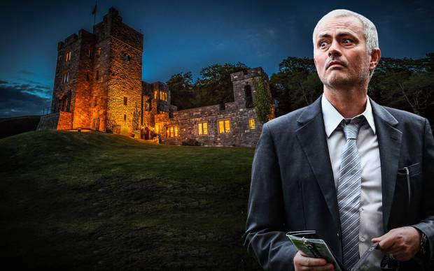Mourinho will Burg kaufen