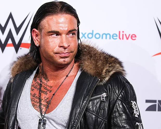 Tim Wiese tanzt im Wrestlingring