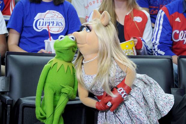Miss Piggy lässt die Puppen tanzen