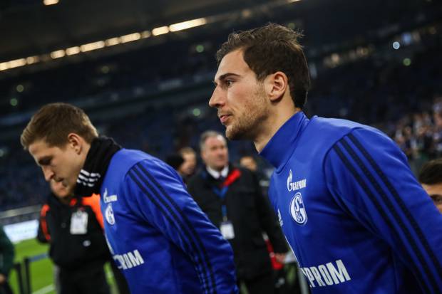 So feindselig empfangen die Schalke-Fans Goretzka