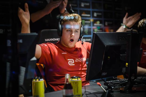 mouz beim ELEAGUE Major-Qualifier