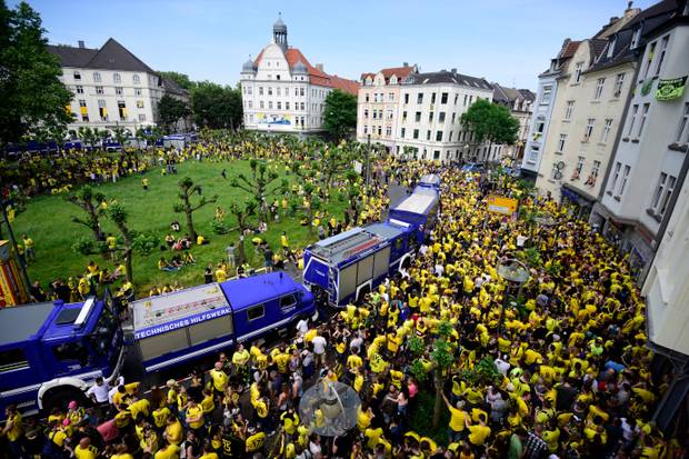 Dortmunder Pokal-Sause! Borsigplatz steht Kopf
