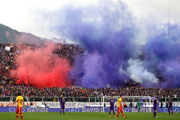 Ein ganzes Stadion trauert um Davide Astori