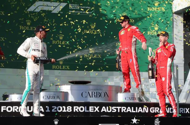 Presse: "Vettel löscht Lachen auf Hamiltons Gesicht"