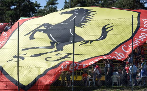 Verstappen fährt nackt durch Monza