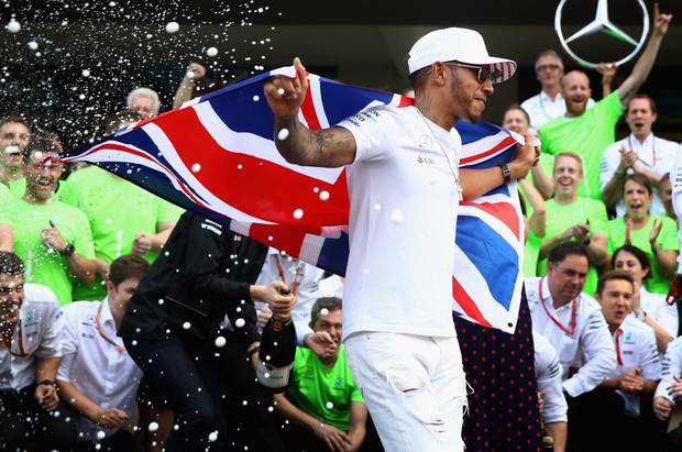 Fehler-Fabrik Ferrari: So wurde Vettels WM-Titel verschenkt