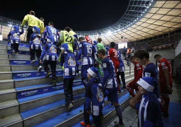 Achterbahn-Choupo-Moting besiegt Darmstadt