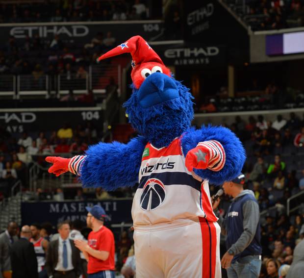 Curry verteilt mehr Autogramme als Punkte