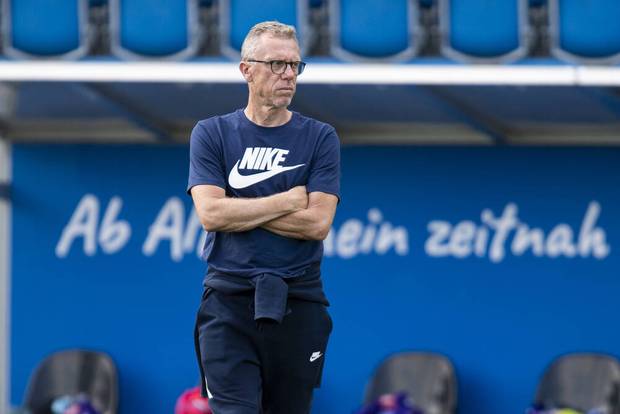 Ex-Trainer Stöger sagt Köln ab