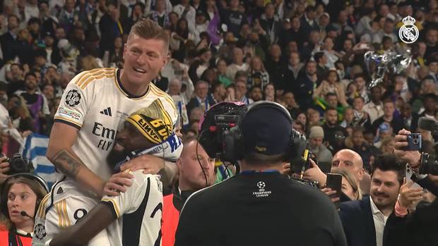 So ausgelassen feiern Toni Kroos & Co. den Champions-League-Sieg in Wembley