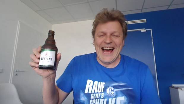 Schalke-Boss begrüßt Doppelpass mit Bier
