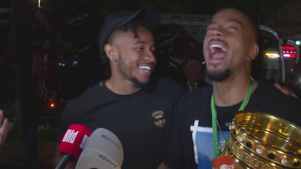 Nkunku sorgt für Lacher nach DFB-Pokalsieg gegen SC Freiburg | RB Leipzig