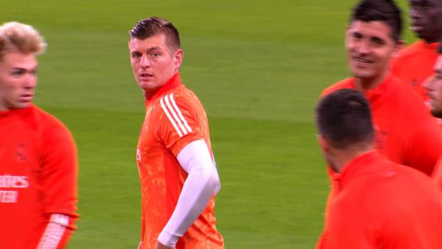 Erwischt! Kroos legt los