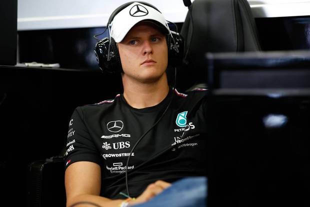 Hülkenberg überrascht mit Barbie-Look