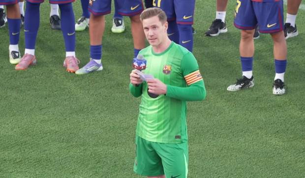 Ter Stegen mit großer Geste